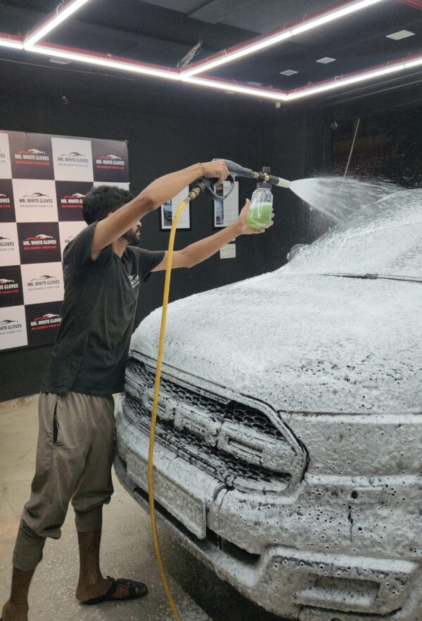 SUV WASHING, FOAM WASH